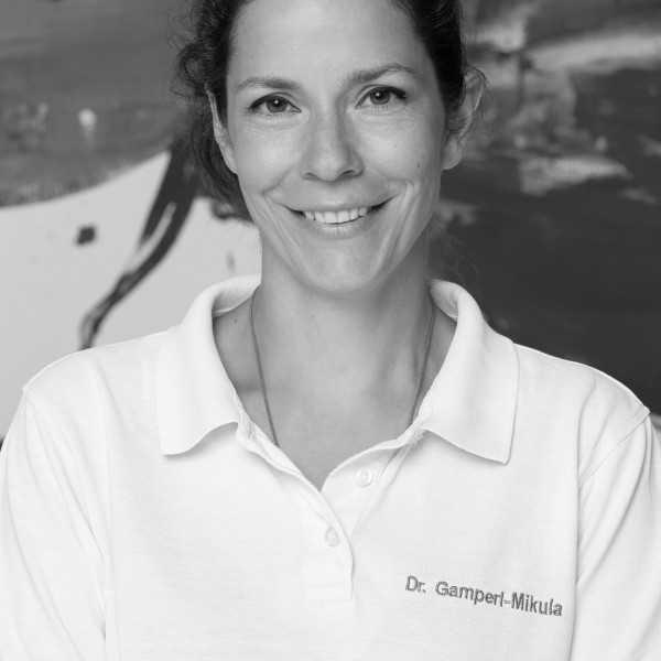 Dr. Elisa Gamperl-Mikula, EMSAVM Int Med, FTA