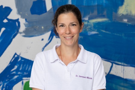 Dr. Elisa Gamperl-Mikula
